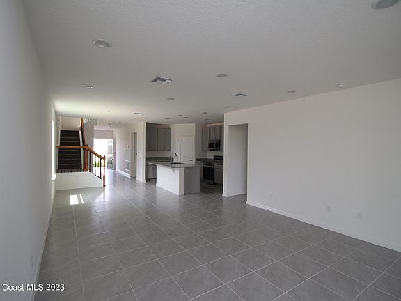 4th image of 1008 Canfield Cir