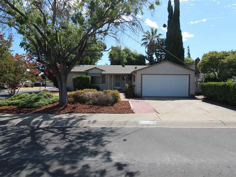 2nd image of 3198 Claudia Dr