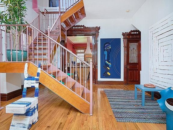 4th image of 21 W 121st St #D