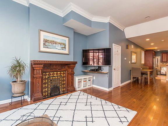 2nd image of 3004 W Girard Ave