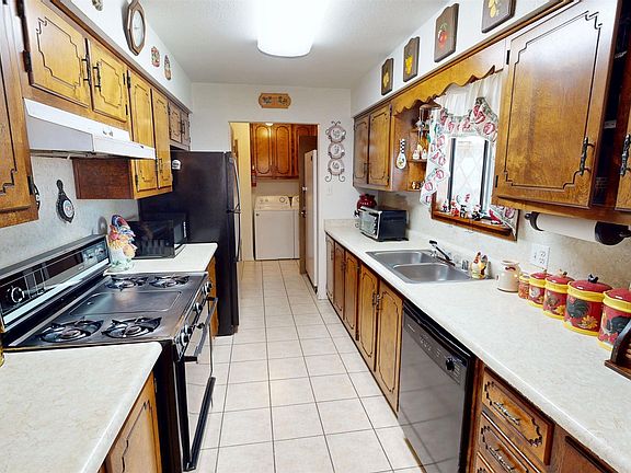 3rd image of 6640 Hermanas Rd SW