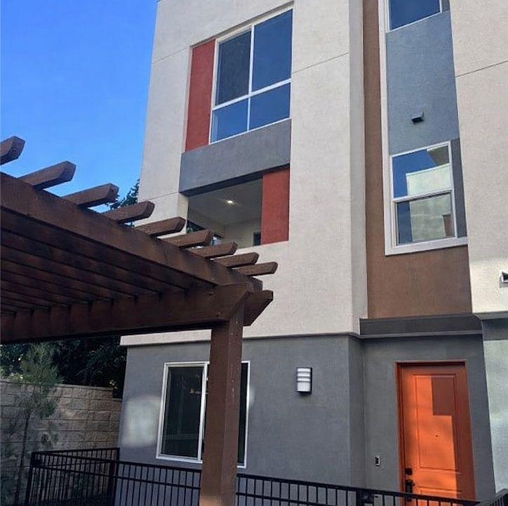 1st image of 1814 E 1st St #350