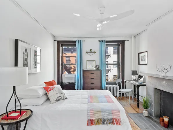 228 W 16th St APT 4A, New York, NY 10011