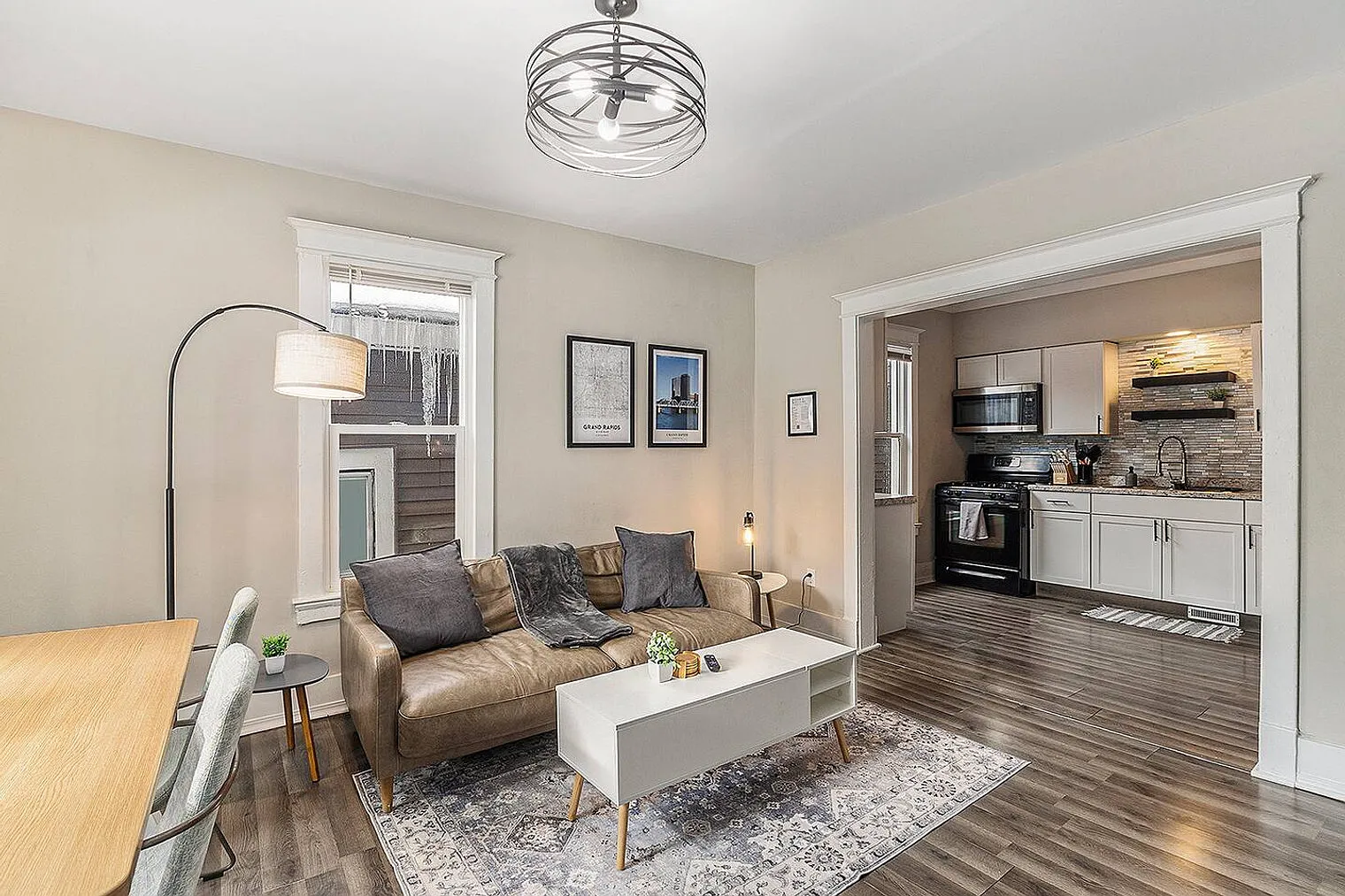 1 bed, 1.0 bath, 430 sqft, $2,341 — Photo 1