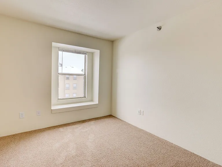 Americana Lakewood Apartments — Photo 49
