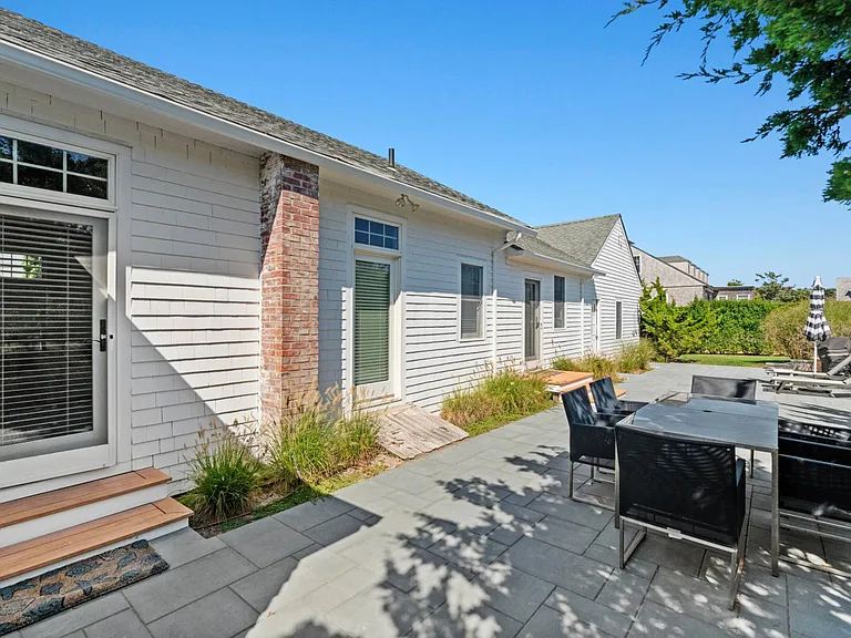 76 Dune Rd — Photo 8