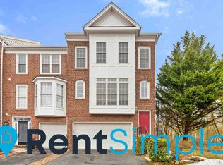25201 Dunvegan Sq, Chantilly, VA 20152