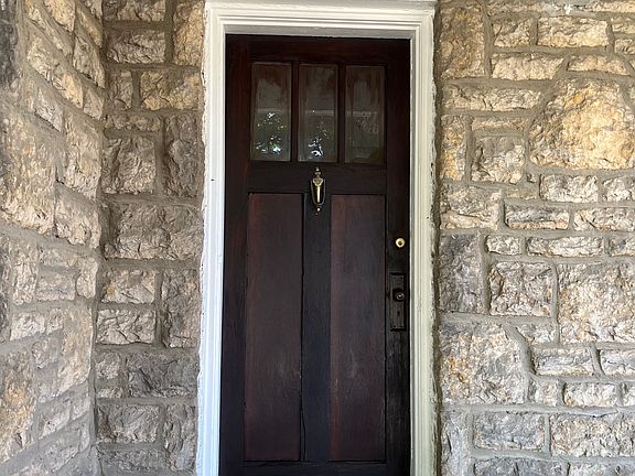 4th image of 1838 W 5th Ave