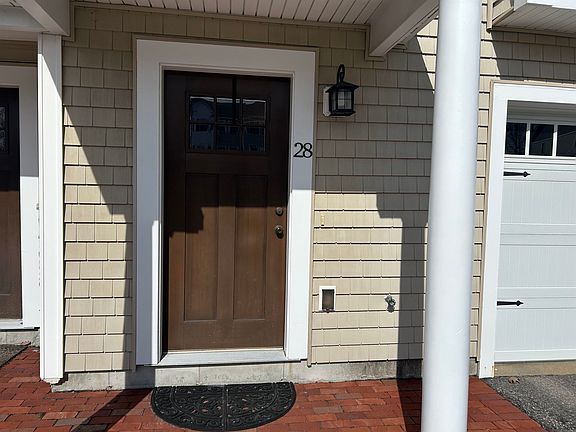 3rd image of 28 Acadia Lane