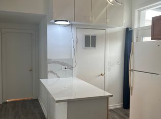 3215 W Beach Ave #2, Chicago, IL 60651