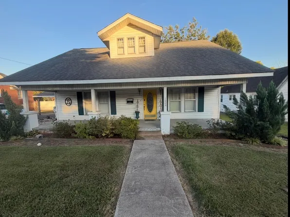 1008 Jackson Ave N, Russellville, AL 35653