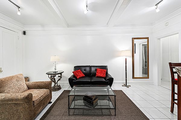 1st image of 120 W 58th St APT 4B