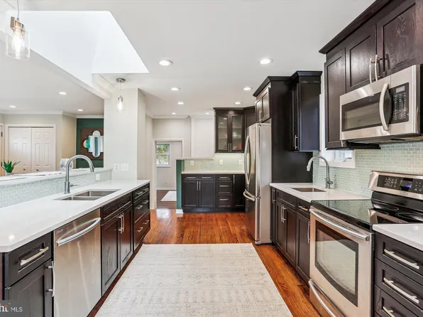 15707 Sycamore Ln, Rockville, MD 20853