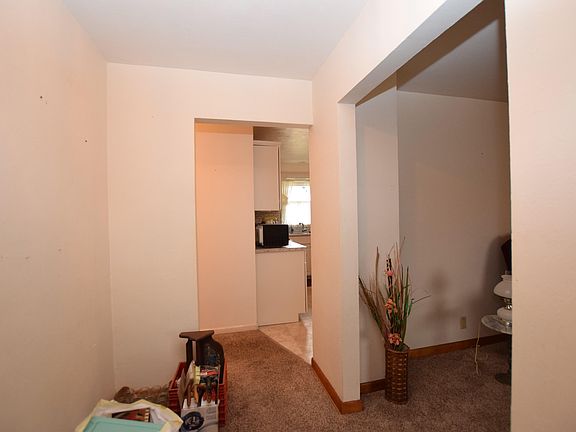4th image of 510 E Main St