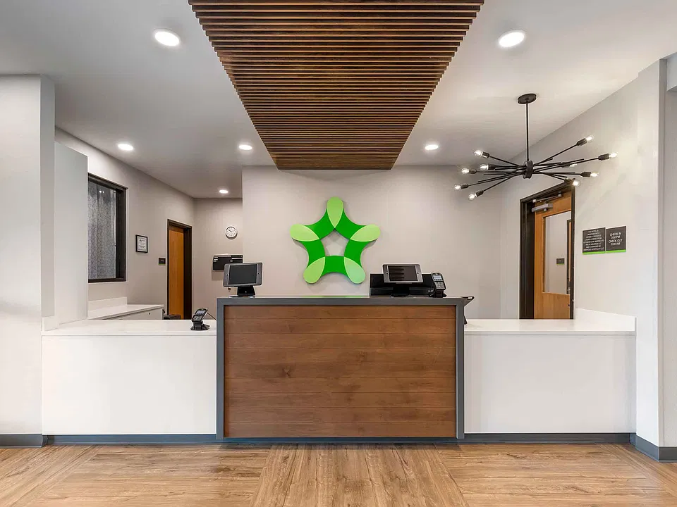 Lobby and Guest Check-in