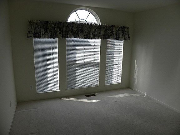 5th image of 1552 Treyborne Cir #1