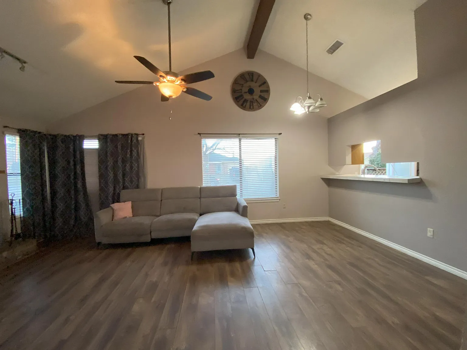 4 bed, 1425 sqft, $2,395 — Photo 2