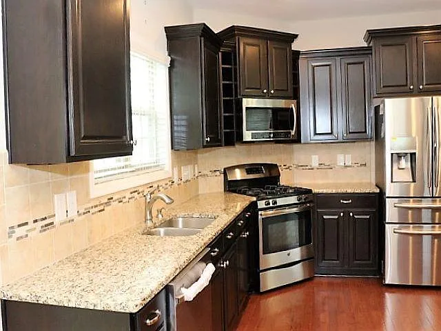 717 Minerva Dale Dr — Photo 8