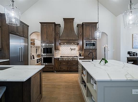 4th image of 1390 Bellagio Ct