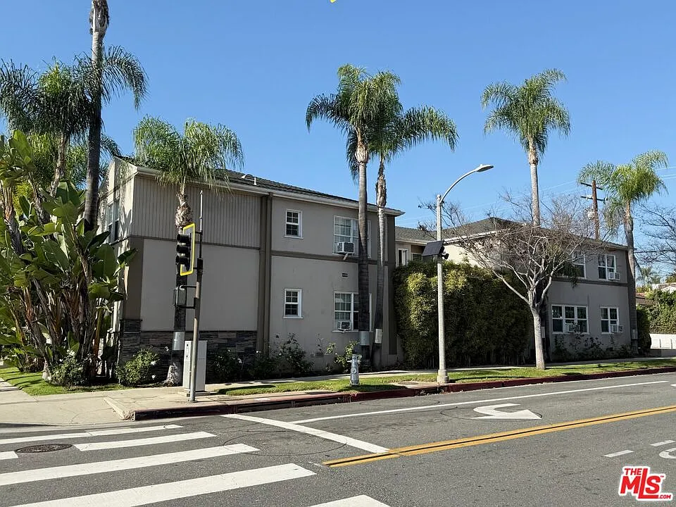 2 bed, 1.0 bath, $3,700 — Photo 1