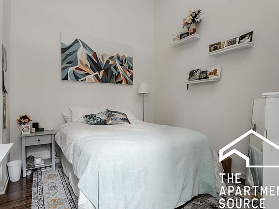 2nd image of 1763 W Augusta Blvd #1
