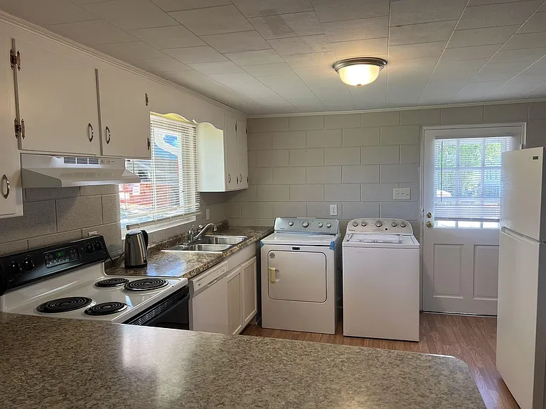 1500 Collegeview Ave #1 — Photo 7
