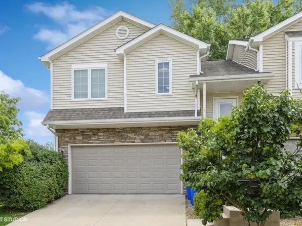 1095 Twilight Dr, North Liberty, IA 52317