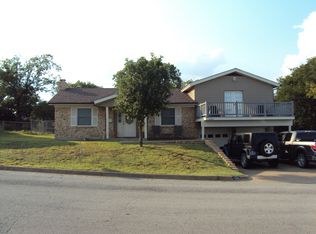 1104 Gifford Dr, Granbury, TX 76048