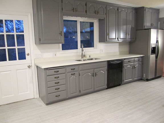 4th image of 4117 Huntley Ave