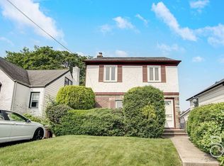 1312 146th St, Whitestone, NY 11357