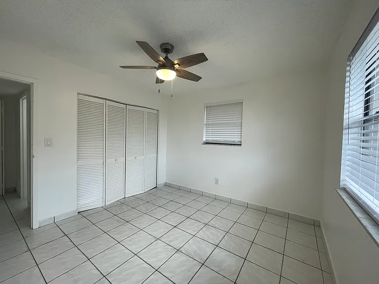 6030 SW 32nd St — Photo 10