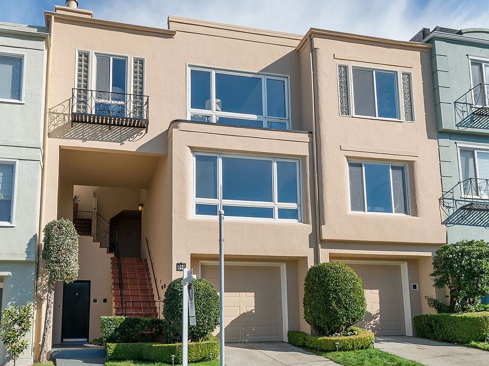 Located 1/2 block from Laurel Village