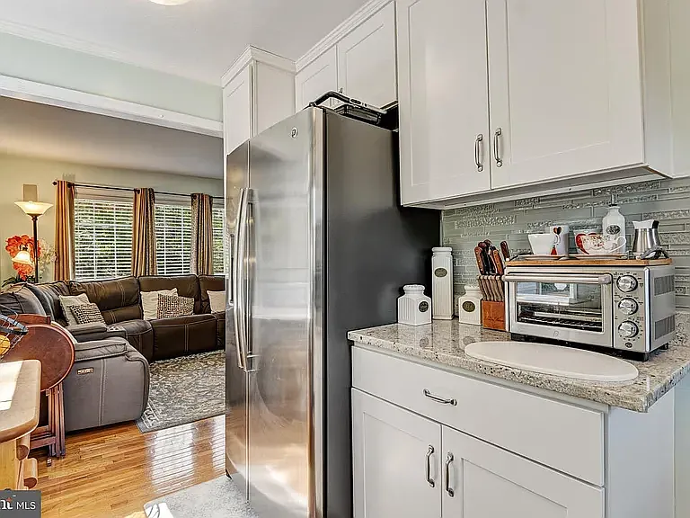 6409 The Pkwy — Photo 16