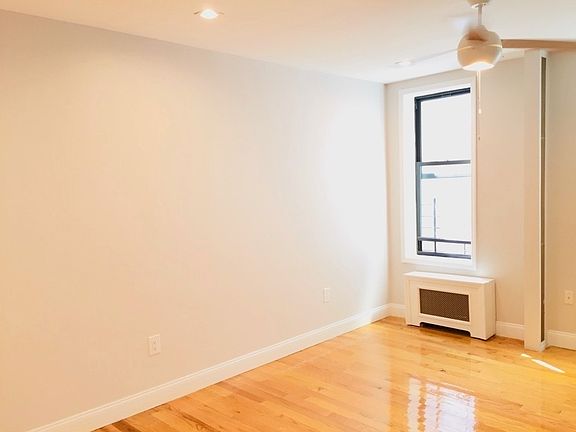 3rd image of 320 Empire Blvd APT 3D