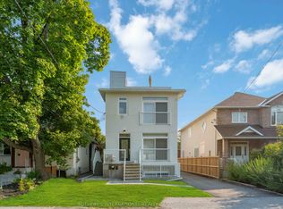 683 Melbourne Ave #1, Ottawa, ON K2A 1X4