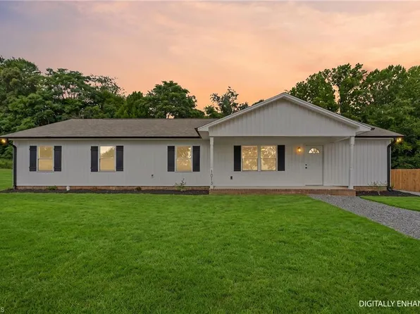 1013 Blue Dan Ln, Yadkinville, NC 27055
