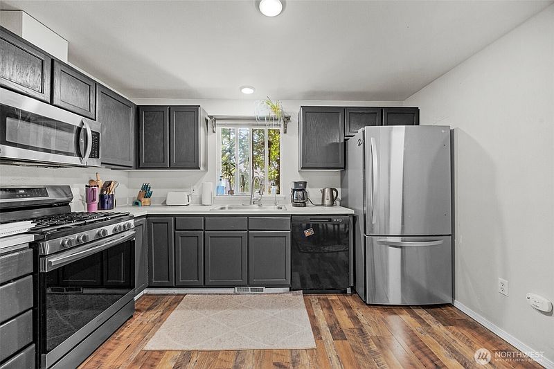 3rd image of 10210 59th Drive NE