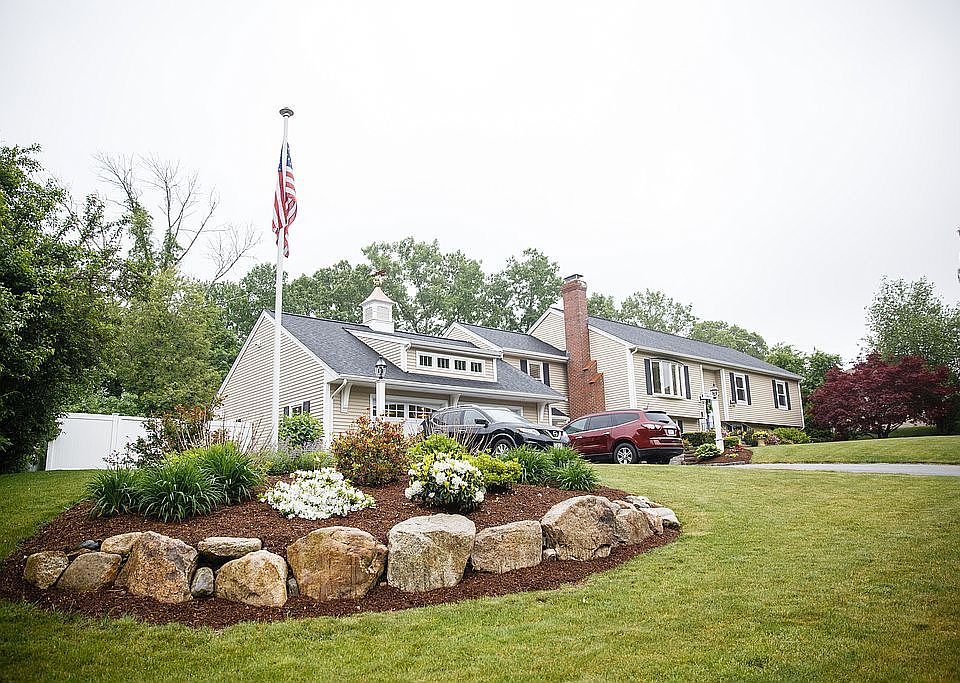 2nd image of 2 Crestwood Dr