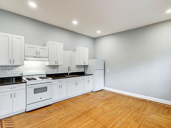 3rd image of 16 W Market St #102