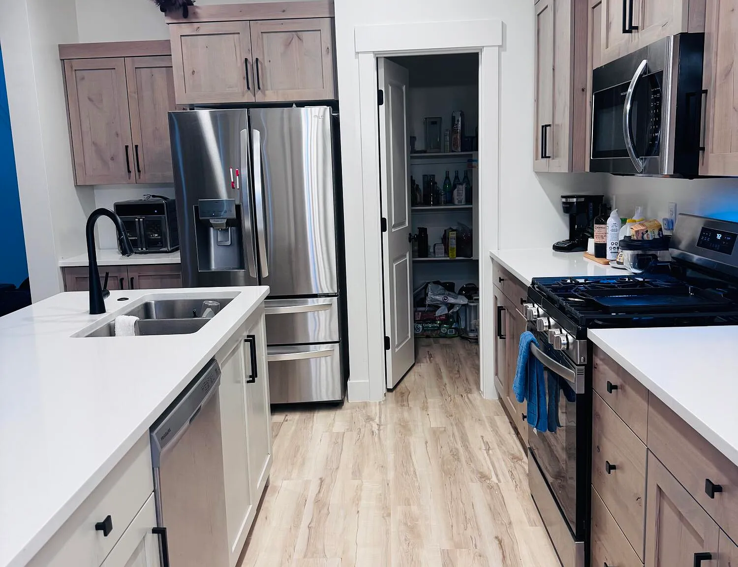 2 bed, $3,850 — Photo 4