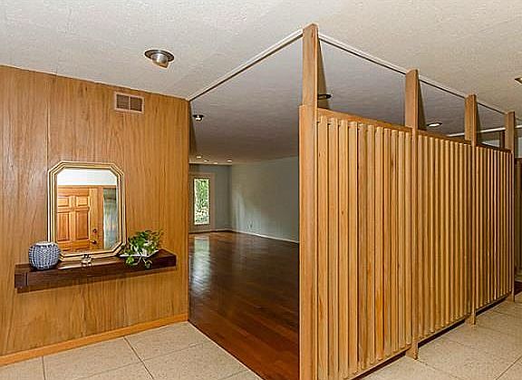 2nd image of 1427 Oaklawn Dr