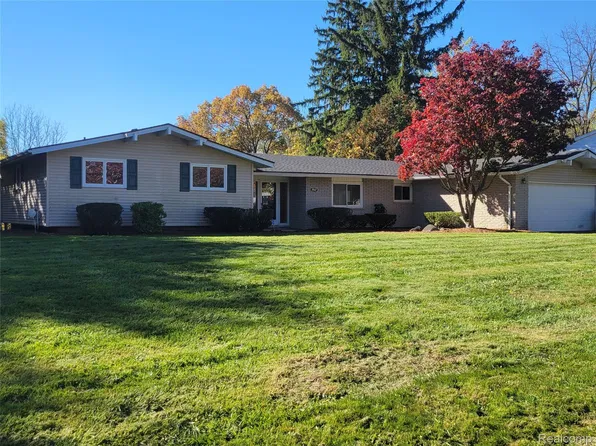 35527 Springvale St, Farmington Hills, MI 48331