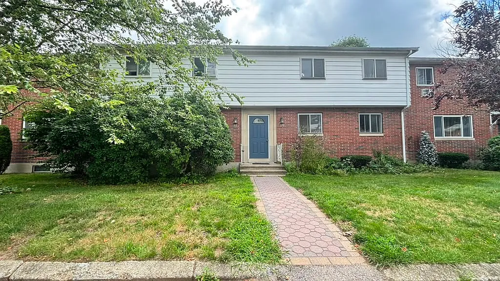 3 bed, 1250 sqft, $3,200 — Photo 1