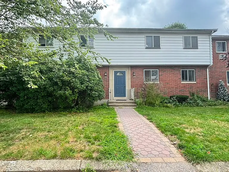 120 Bishop Dr #120 — Photo 1