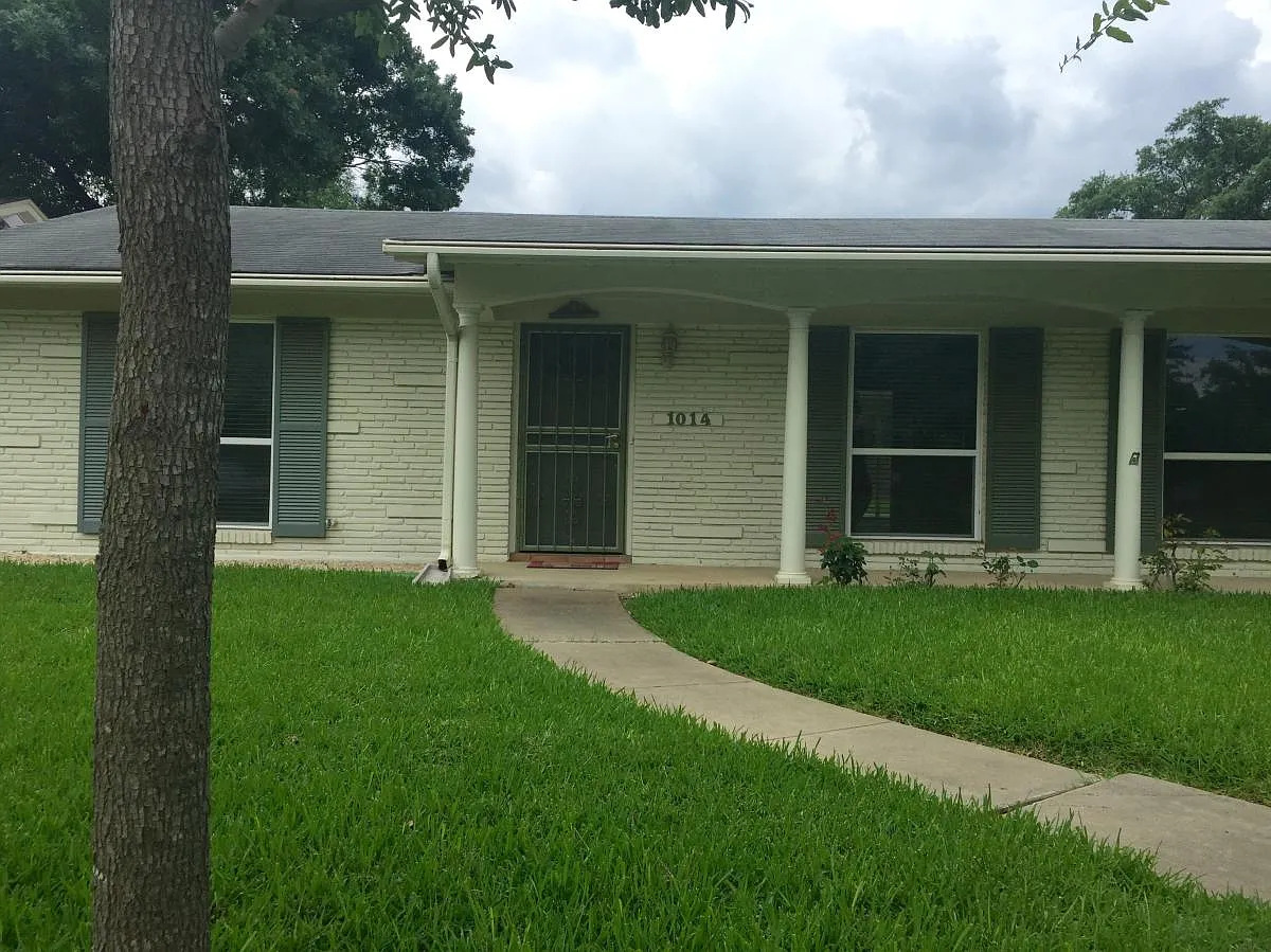 3 bed, 1824 sqft, $2,100 — Photo 2