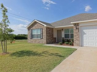 9329 NW 70th St, Yukon, OK 73099