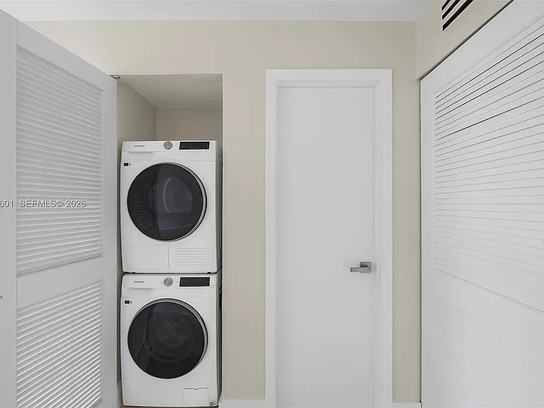1610 Lenox Ave #316 — Photo 37