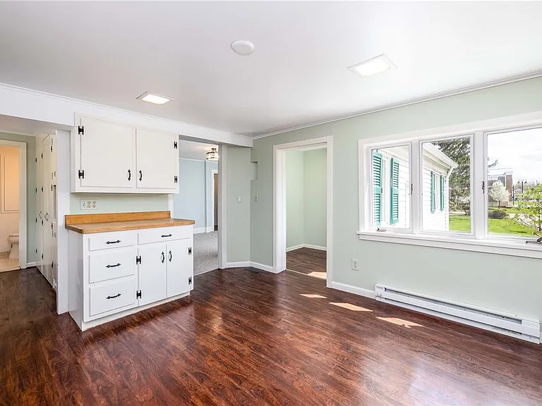 1253 Fairport Rd — Photo 12