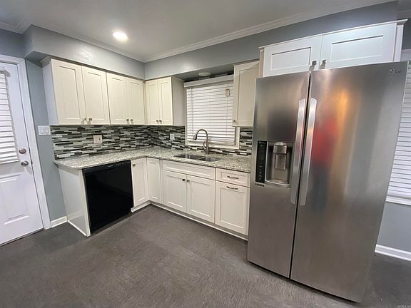 3rd image of 534 Ellis Ave