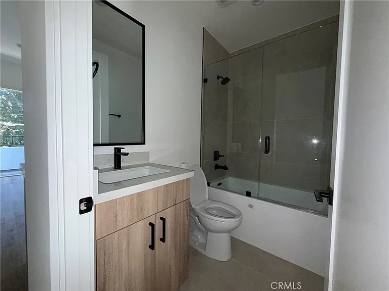 5044 Laurel Canyon Blvd — Photo 4